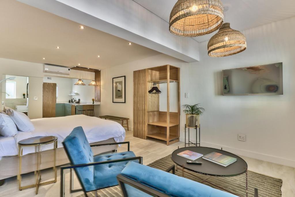 هتل استودیو آن د بیچ این کمپس بی - Studio On the Beach in Camps Bay