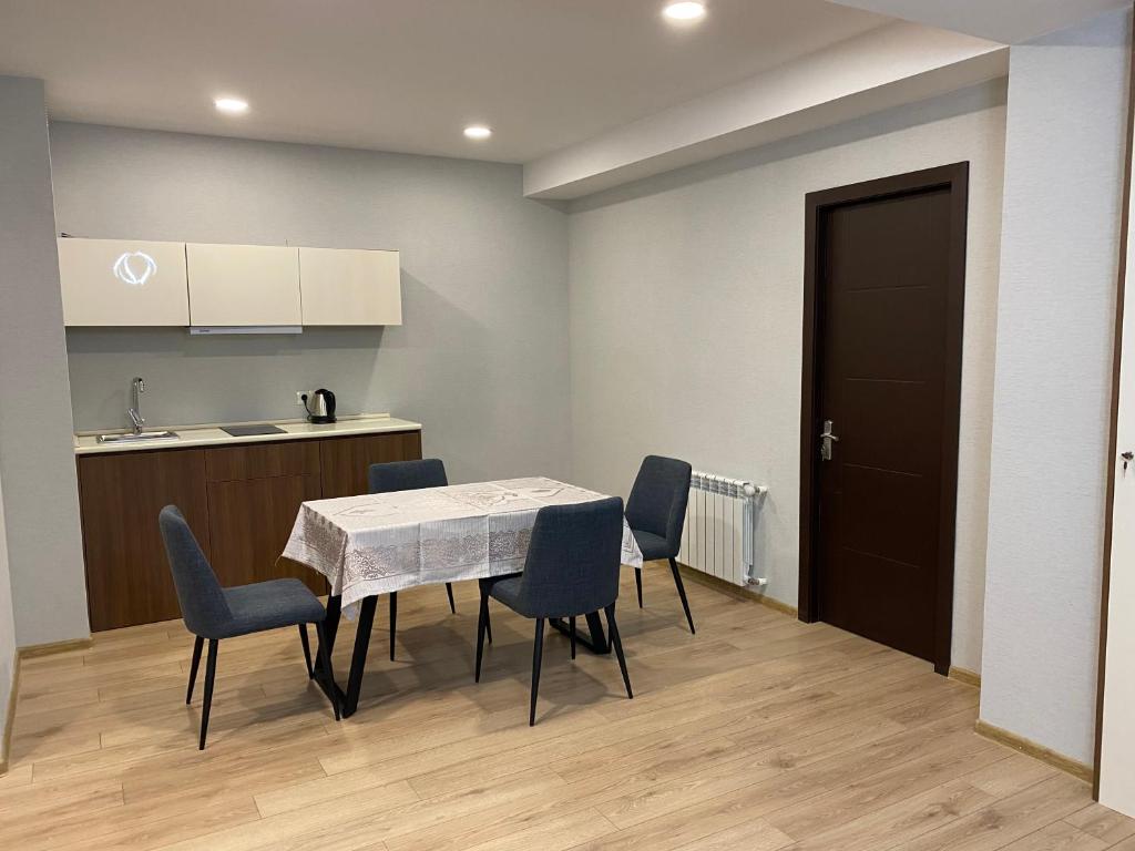 هتل کریستال ریسیدنس آپارتمان Crystal Residence Apartment