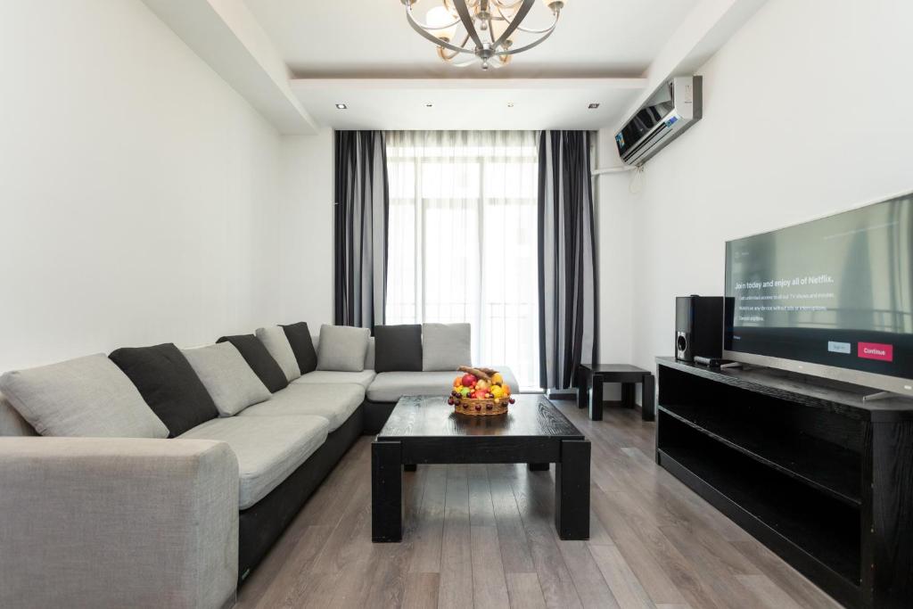 هتل تو بدرووم آپارتمان این ذا سیتی سنتر - Two bedroom Apartment In The City Center