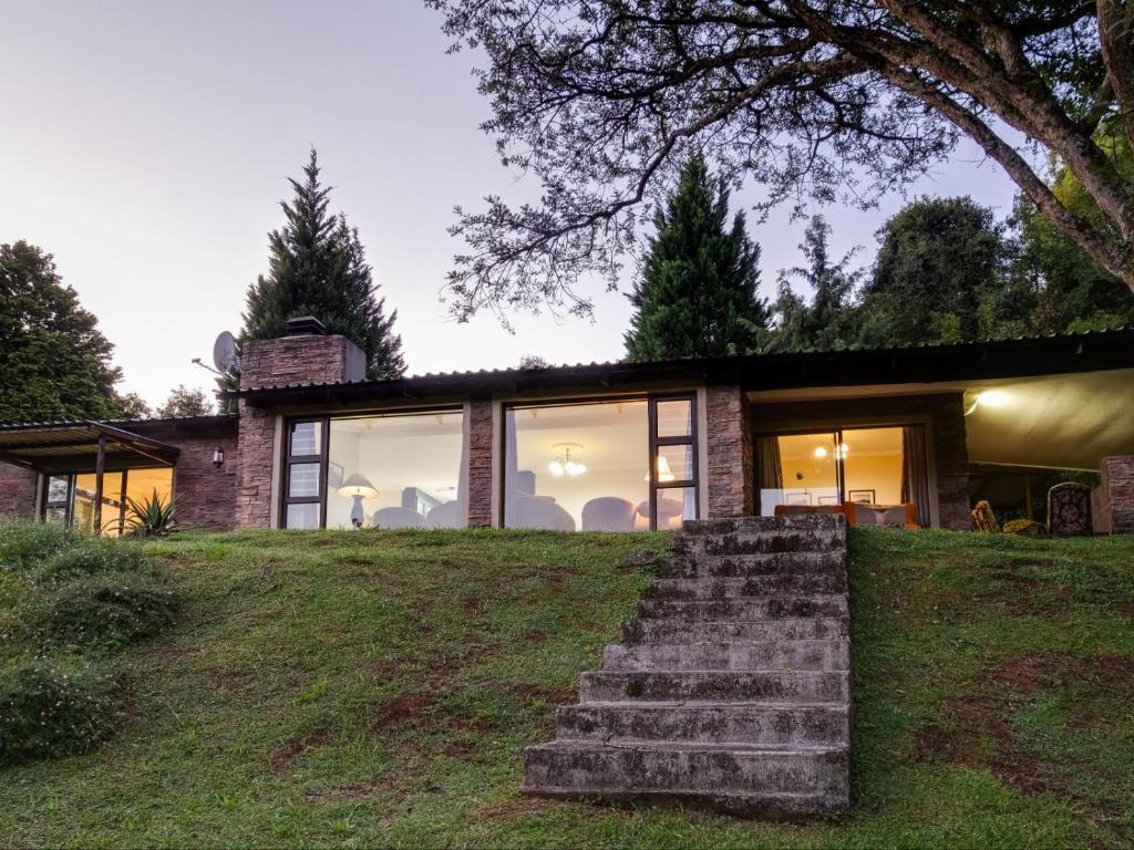هتل درکِنزبرگ کریک کاتج Drakensberg Creek Cottage