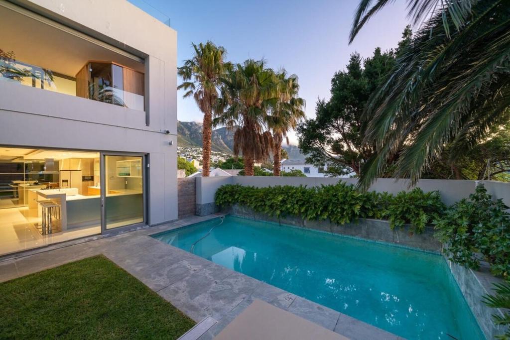 هتل آمارا لینکلن - 100م فروم کمپس بی بیچ Amara Lincoln - 100m From Camps Bay Beach
