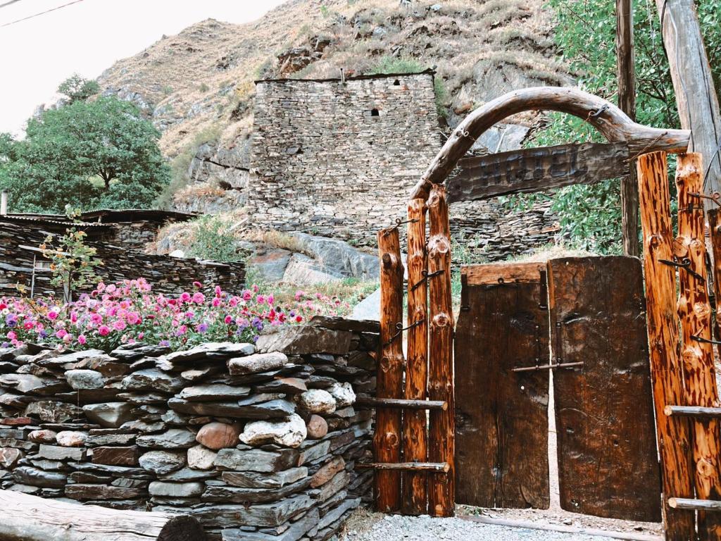 هتل اتنیک هاستل شاتیلی Ethnic Hostel Shatili
