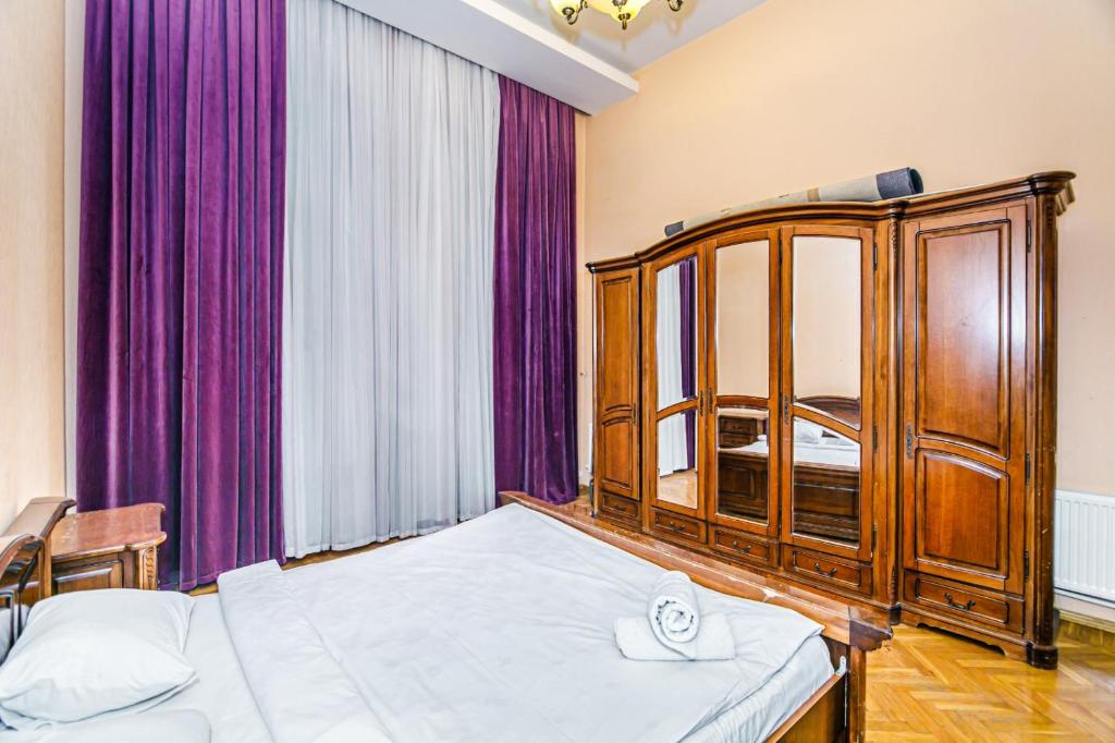 هتل آپارتمنت پوجارنی تارگوو - Apartment Pojarni Targovu