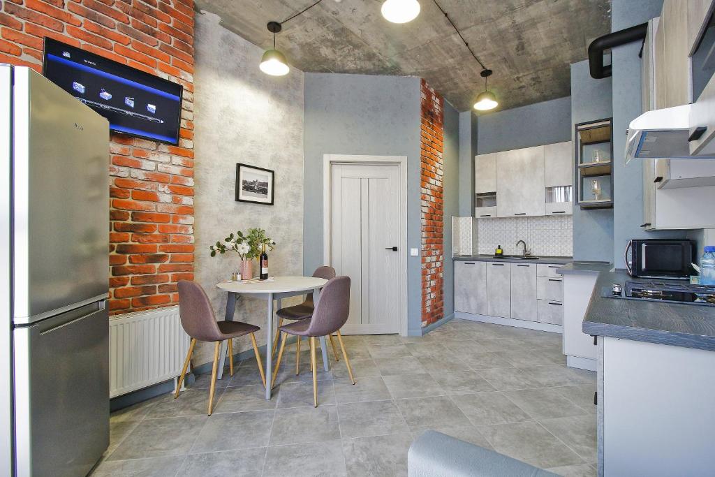 هتل 3 کامیفرتبل آپارتمنتس 3 Сomfortable Apartments