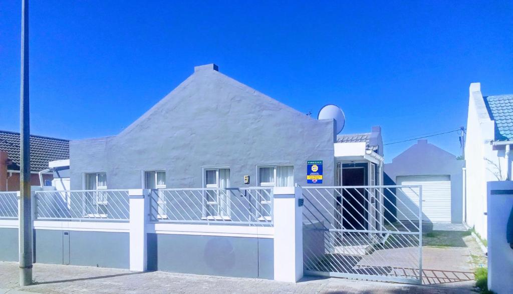 هتل اکسلوسیو گست هاوس - Exclusive Guest House