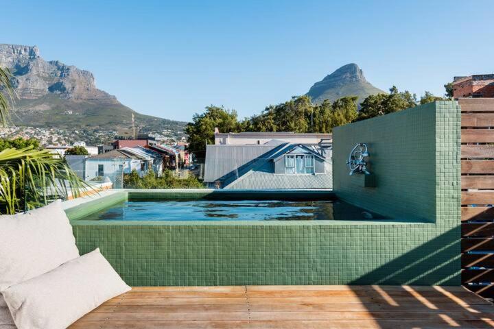 هتل برهتیکینگ هوم اورلوکینگ تیبل مانتین - Breathtaking Home Overlooking Table Mountain