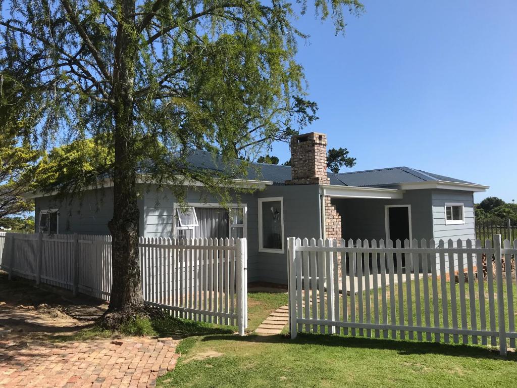 هتل ذ ریلوی کاتج - The Railway Cottage