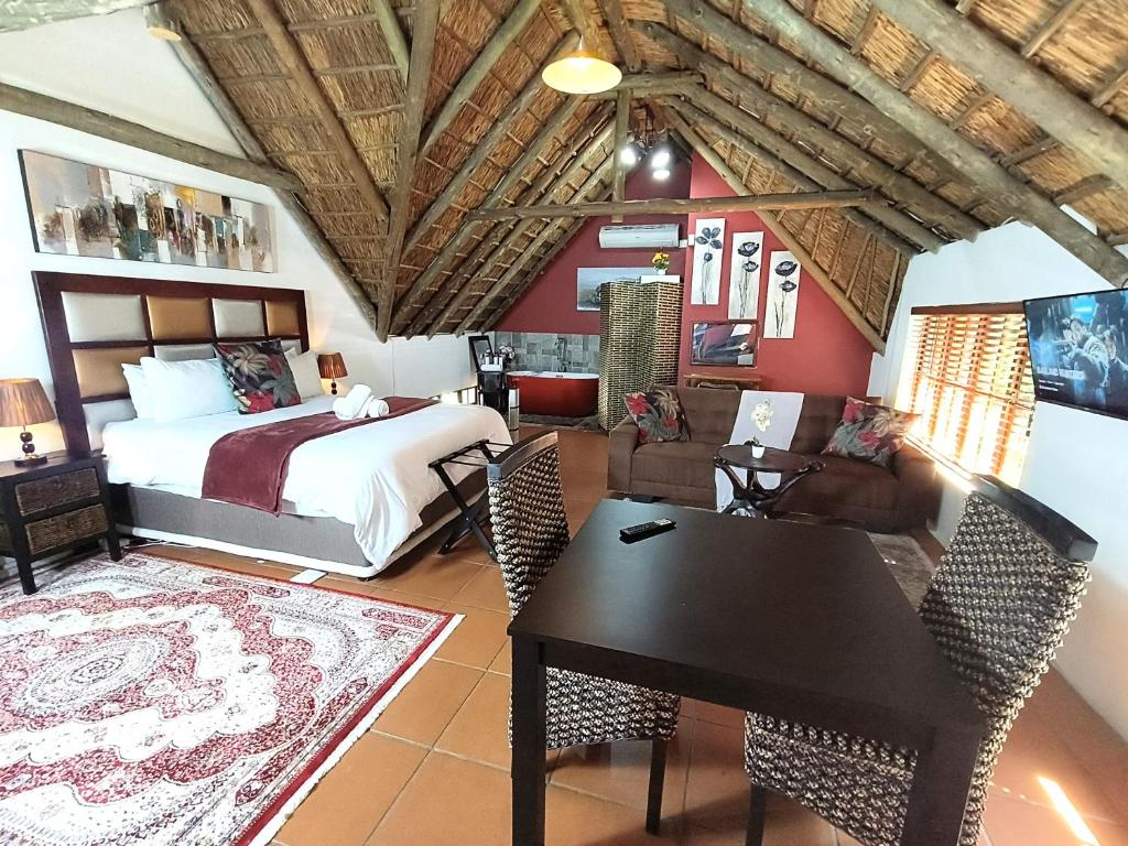 هتل لیپیزانر لاج Lipizzaner Lodge