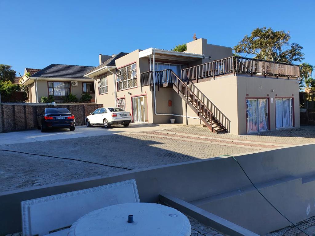 هتل سانی ریج لاج Sunnyridge Lodge