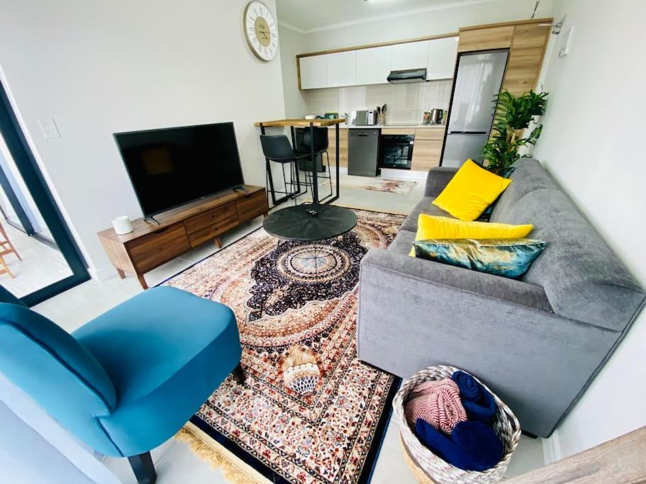هتل لاکچری 1 بد این واترفال، میدرند Luxury 1 Bed in Waterfall, Midrand