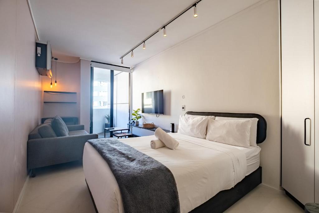 هتل فلامینگو ۱۰۸: مدرن آپت ویت بالکونی - Flamingo 108: Modern Apt with Balcony
