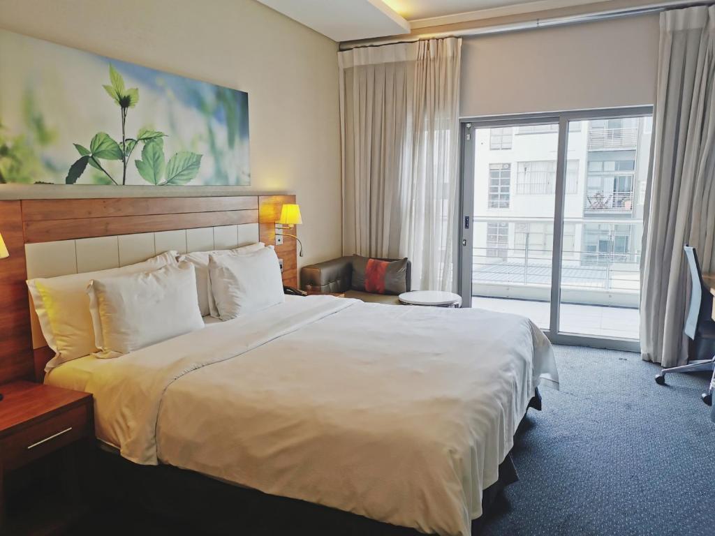 هتل دابل‌تری بای هیلتون کیپ تاون آپر ایست‌ساید DoubleTree by Hilton Cape Town Upper Eastside