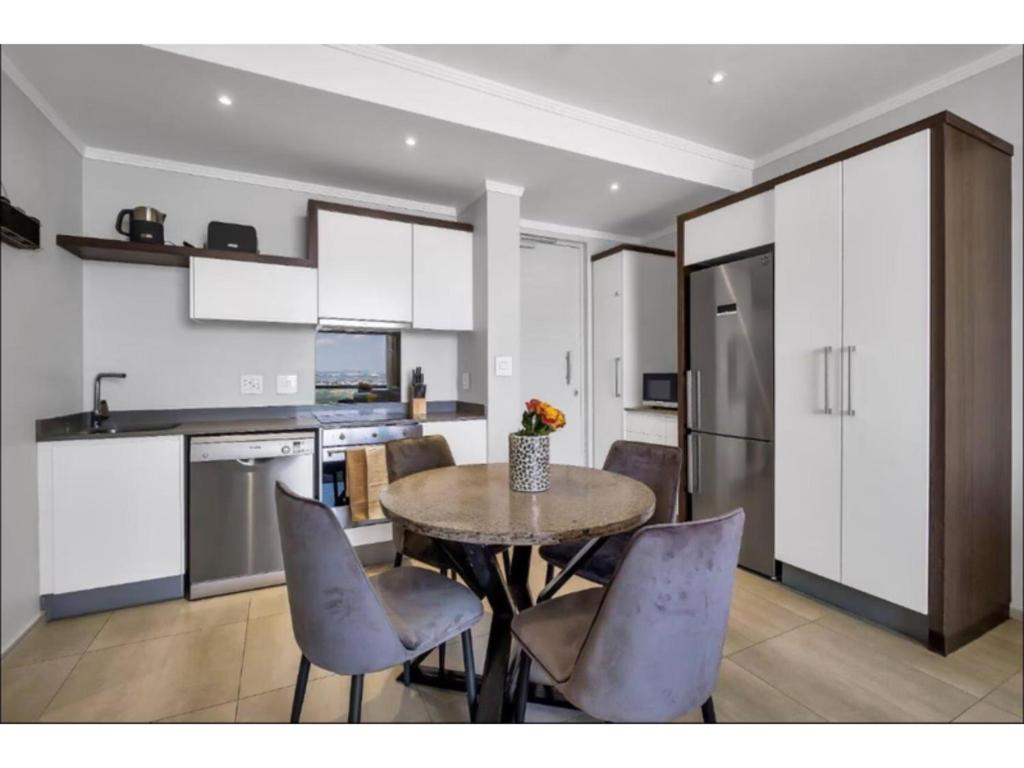 هتل استاندارد آپارتمان، بعدی کازِی و استایلِش سوتیبل فور آ رمانتیک آوتینگ - Standard apartment, very cosy and stylish suitable for a romantic outing