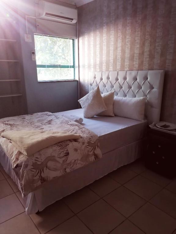 هتل 66 انگلرز راد گست هاوس 66 Anglers Rod Guesthouse
