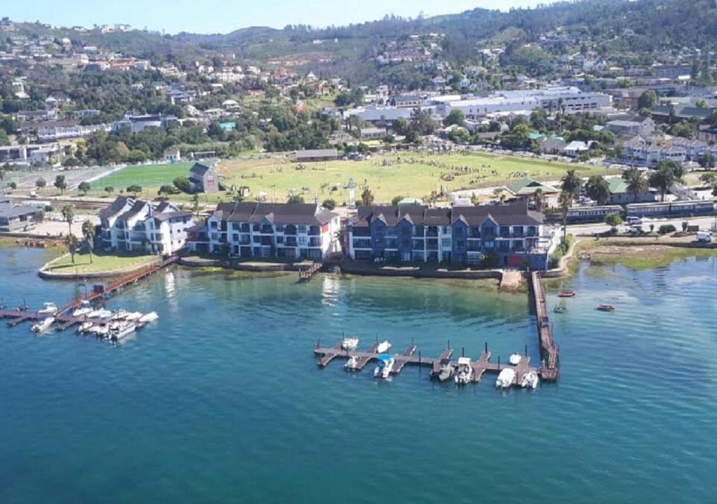 هتل لاگونا گروو هالی دی رنتالز Laguna Grove Holiday Rentals