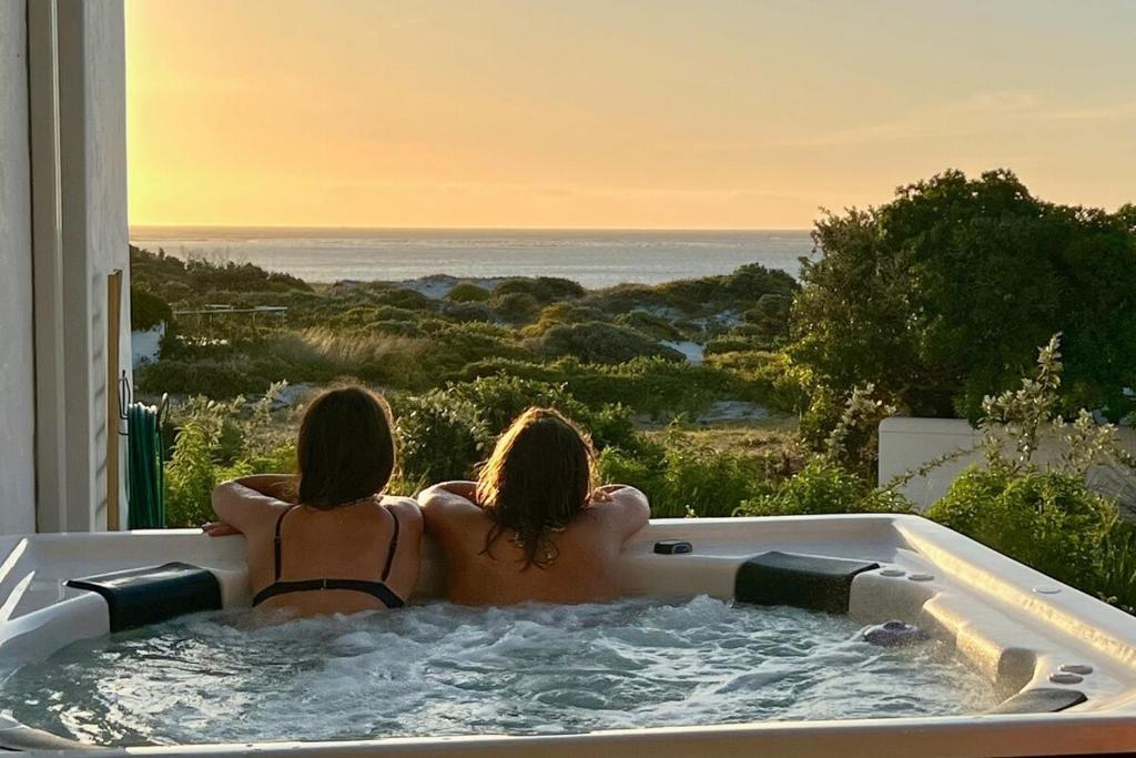 هتل سیکرت بیچ ویلا - Secret Beach Villa