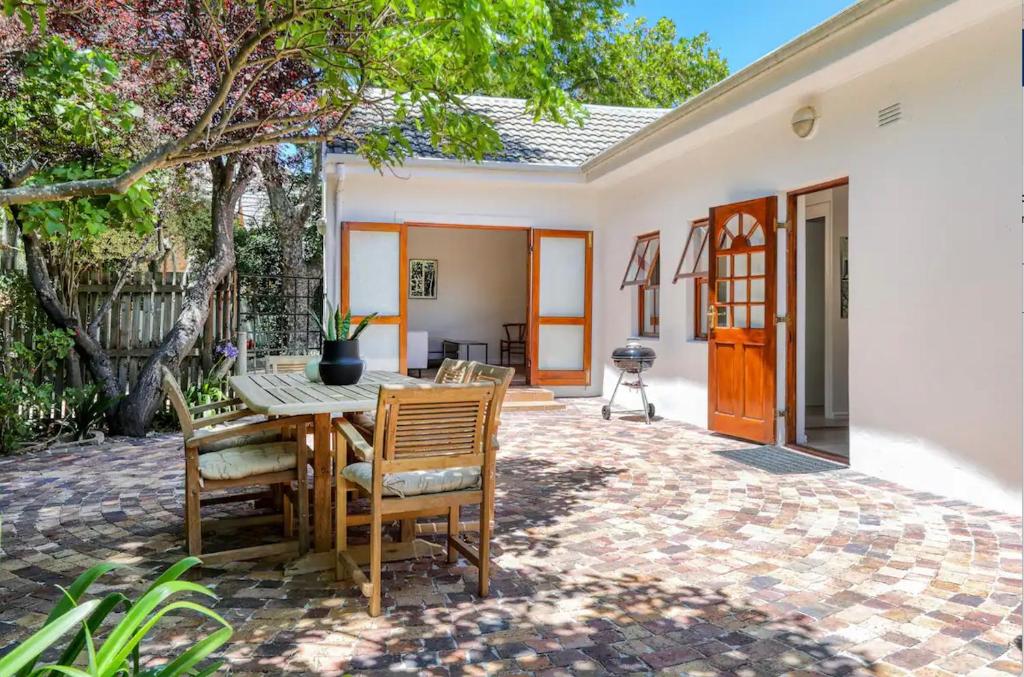 هتل کانستانتیا اواسی پتیت - Constantia Oasis Petite