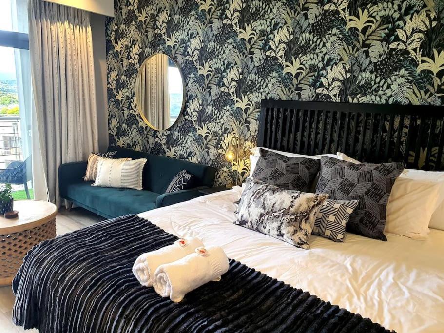 هتل لاکچری منلین میاین آپارتمان Luxury Menlyn Maine Apartment