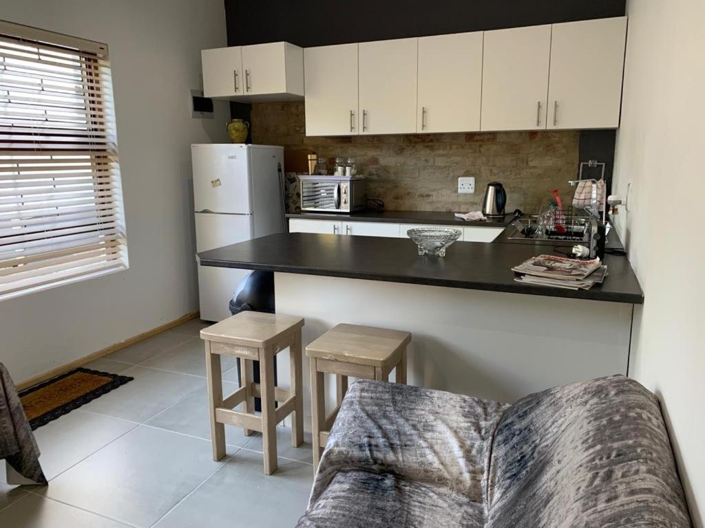 هتل ۱۵ آربور رود آپارتمان - 15 Arbour Road Apartment