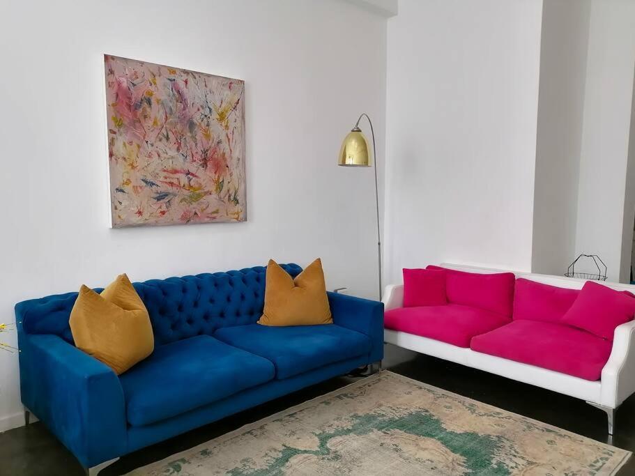 هتل کالر فول اکلکتیک آپارتمان - Colourful Eclectic Apartment
