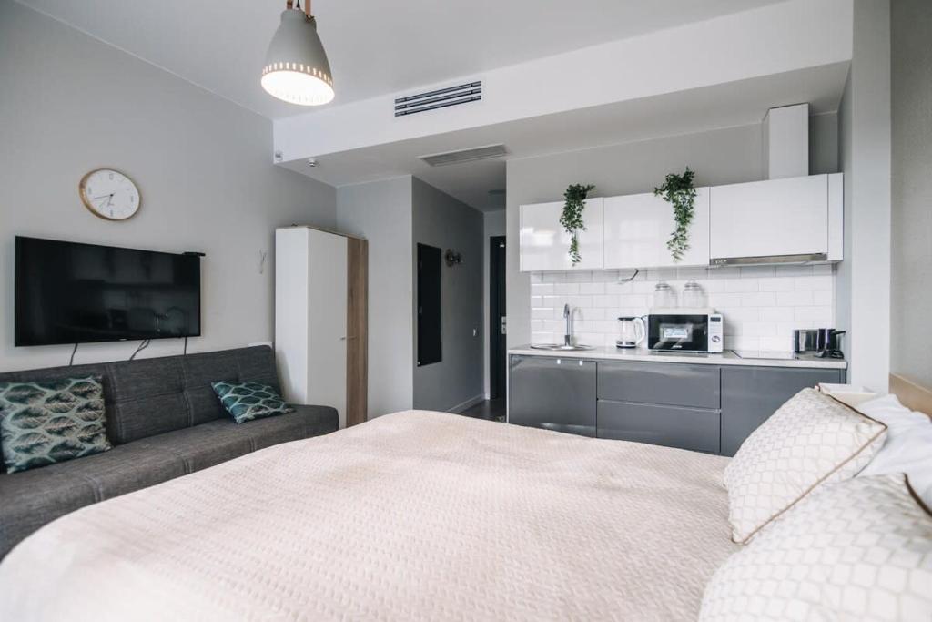 هتل لاکچری آپارتمان ویت پول ویوز - Luxury Apartment With Pool Views