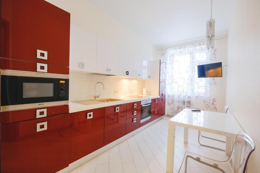 هتل آپارت پترووسکیه آن کارتاشوا 29B Apart Petrovskie on Kartashova 29B