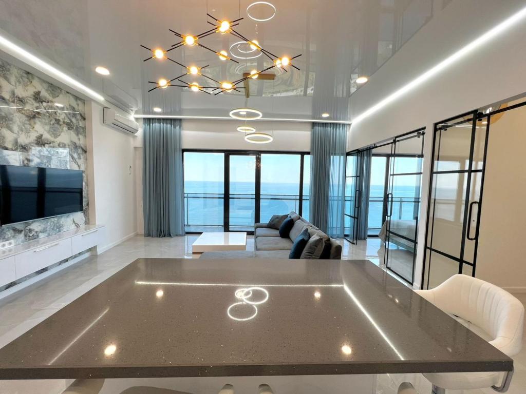 هتل باتومی لجند سی ویو آپارتمان - Batumi Legend Seaview Apartment