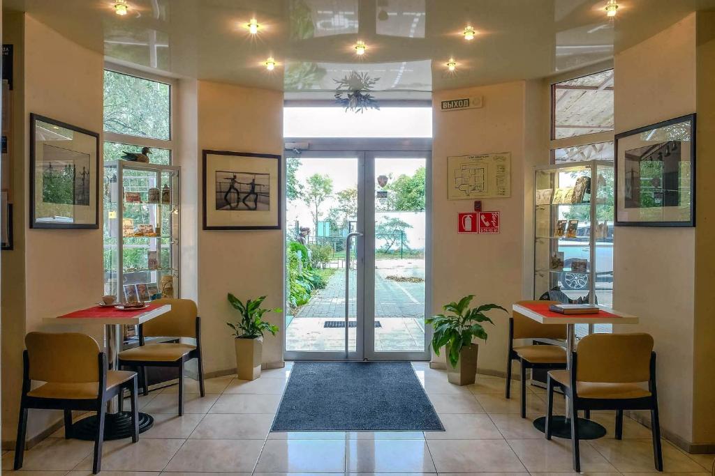 آکواتوریا هتل Aquatoria Hotel