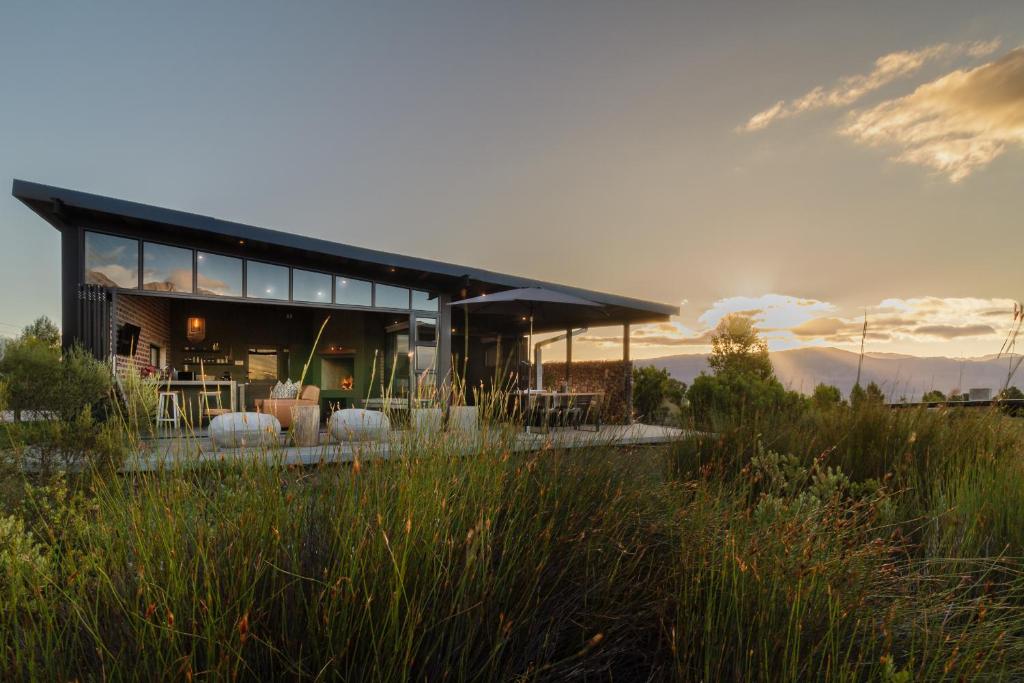 هتل استین باک فارم کاتجس سان برد کاتج Steenbok farm cottages Sunbird Cottage