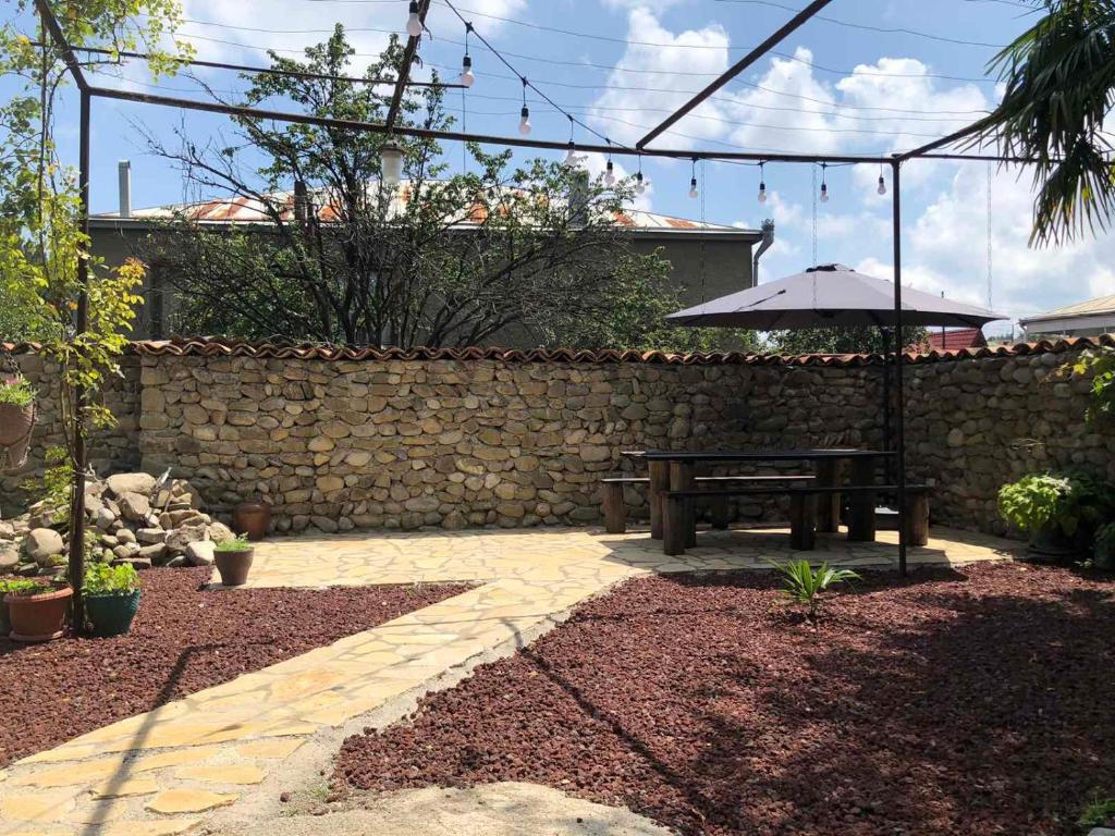 فمیلی هتل کوالی Family hotel Kvali