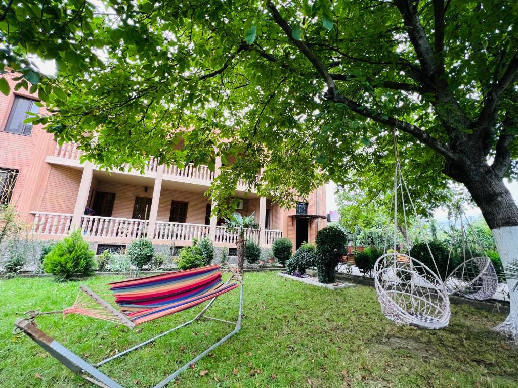 هتل مدیا گست هاوس - Medea guest house