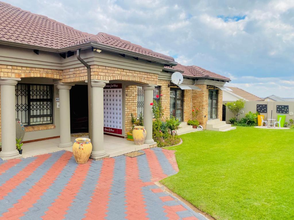 هتل مِرْهالی بُتیک گَست هاوْس Mrhali Boutique Guest House