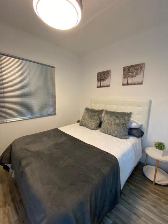 هتل لیتل میراکل - Little Miracle