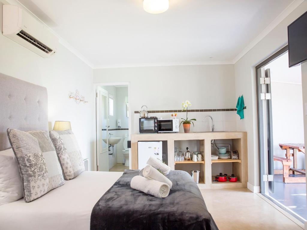 هتل چهارصد و یک روزندال کاتجز 401 Rozendal Cottages