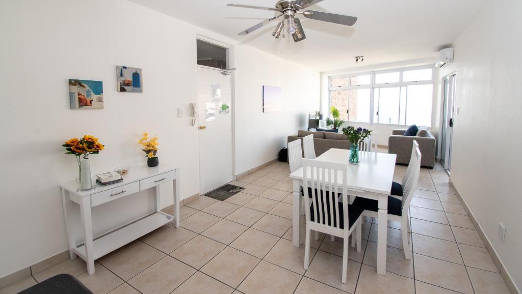 هتل 72 سی لاج امهلانگا راکس - 72 Sea Lodge Umhlanga Rocks
