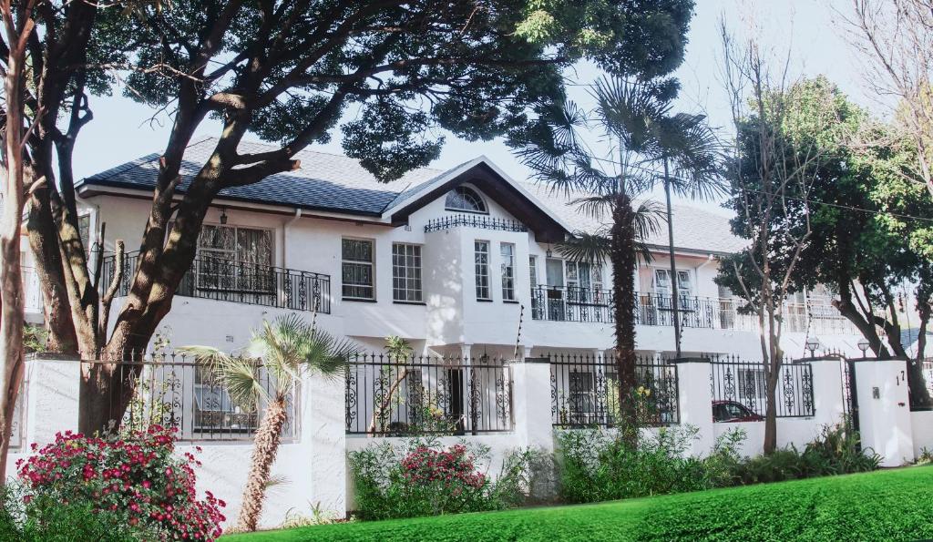 هتل شیک گست هاوس اند سولار سیستم فری فروم لود شیدینگ Chic Guest House & Solar system free from load shedding