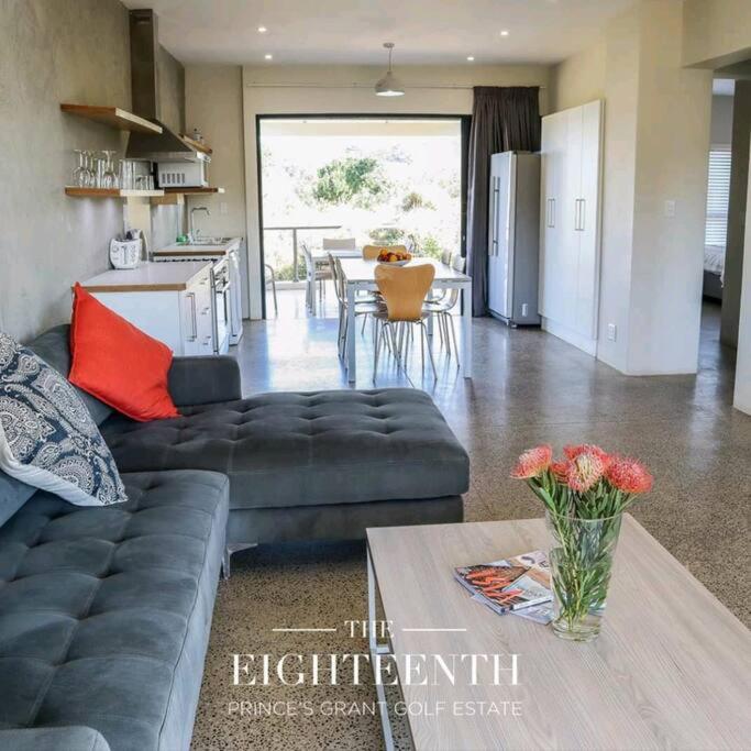 هتل یونیت08 آن ذ ایگنتیند ویذ اینورتر ات پرینسس گرانت گلف استیت Unit08 on The Eighteenth with inverter at Princes Grant Golf Estate