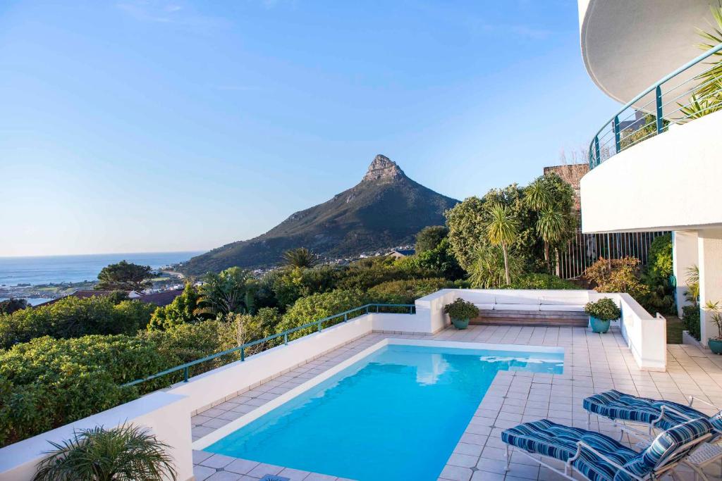 هتل بی ریفکشنز کمپز بی لاکچری سرویسد آپارتمانز Bay Reflections Camps Bay Luxury Serviced Apartments