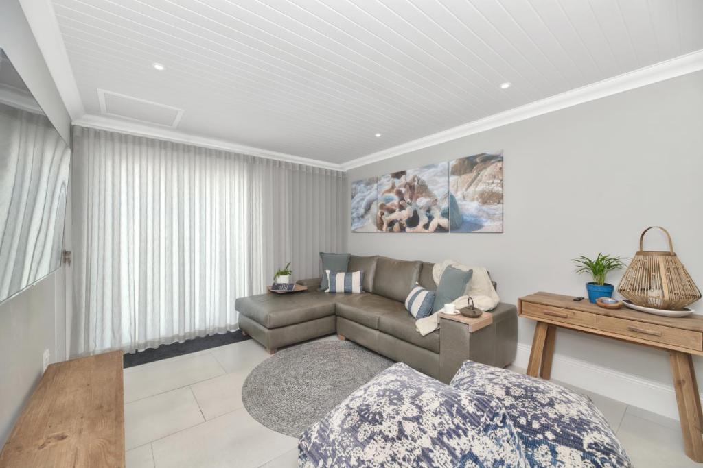 هتل اسپرینگ تاید آن 28 مین استرویس بای - Spring Tide on 28 Main Struisbaai