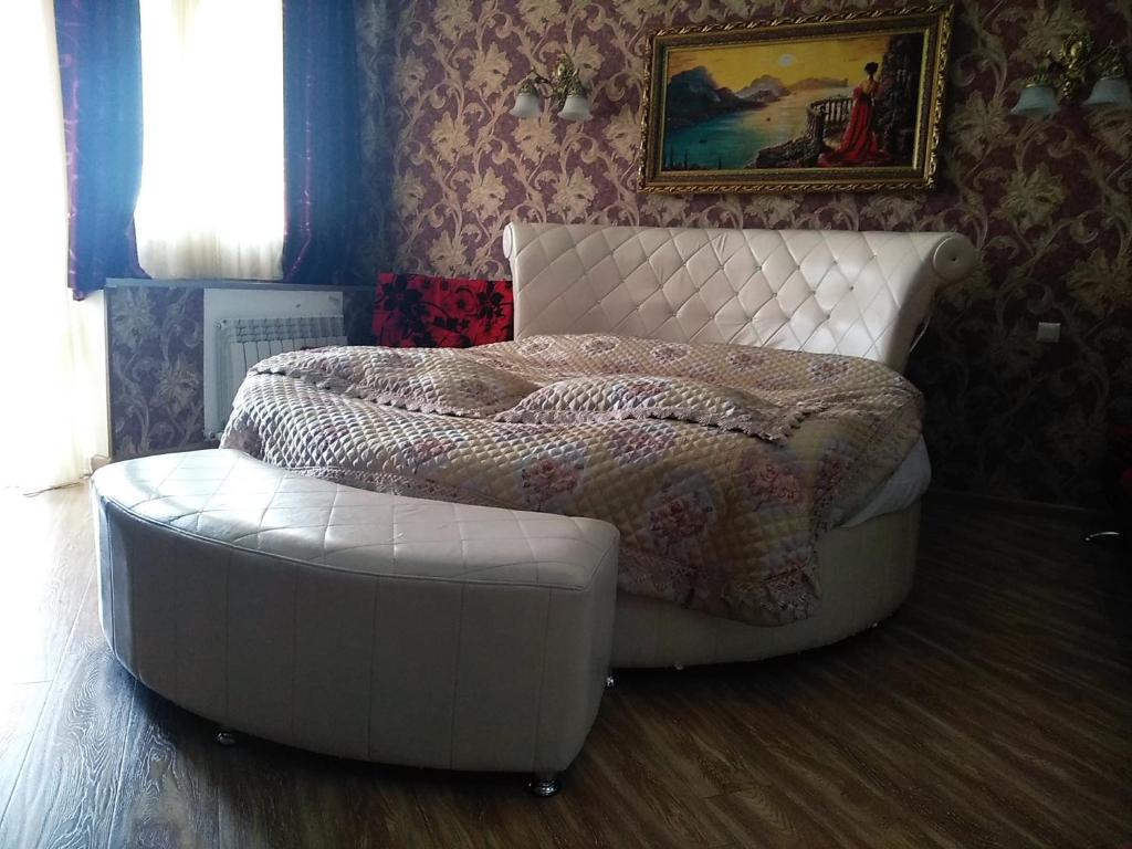 هتل ادمی کستل Hotel Edemi Castle