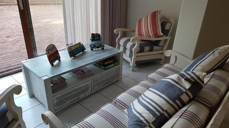 هتل مافاری بیچ هاوس - Mafari Beach House