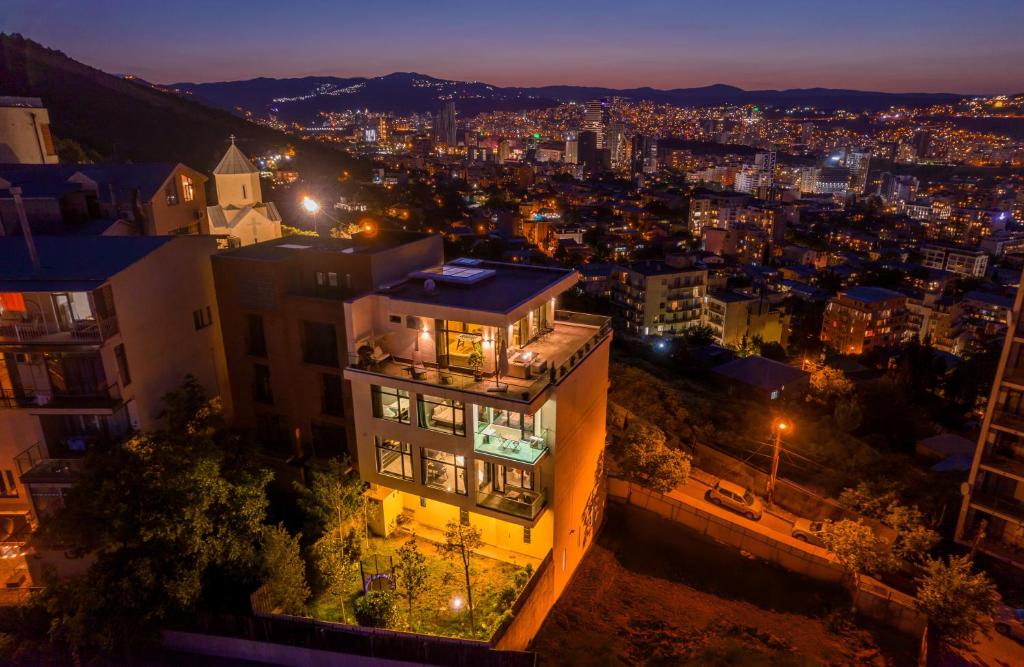 هتل این تایر هاوس - سیتی اسکیپ ریتریت: د ویو Entire House - Cityscape Retreat: The View
