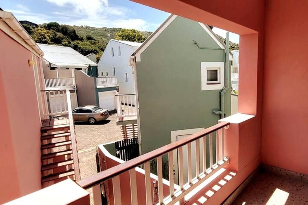 Casa de Pueblo Knysna Views!