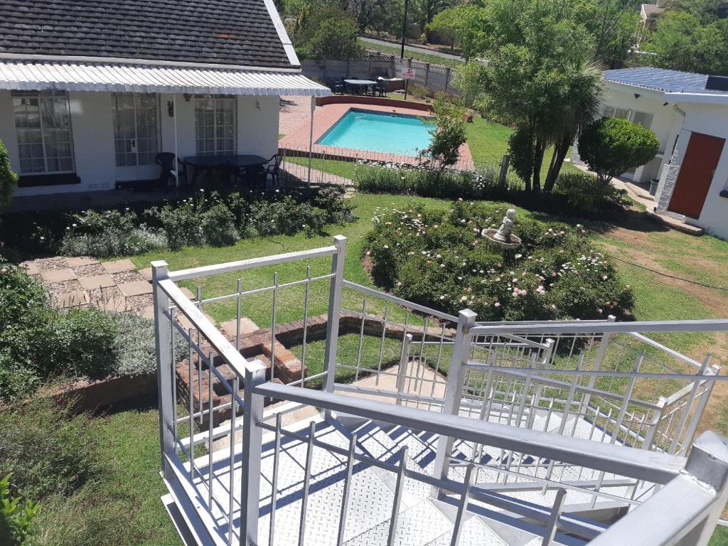 هتل منتور گست هاوس Mentor Guest house