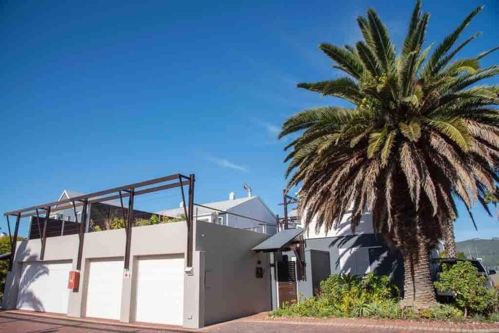 Waterfront- C25 Knysna Quays with pool