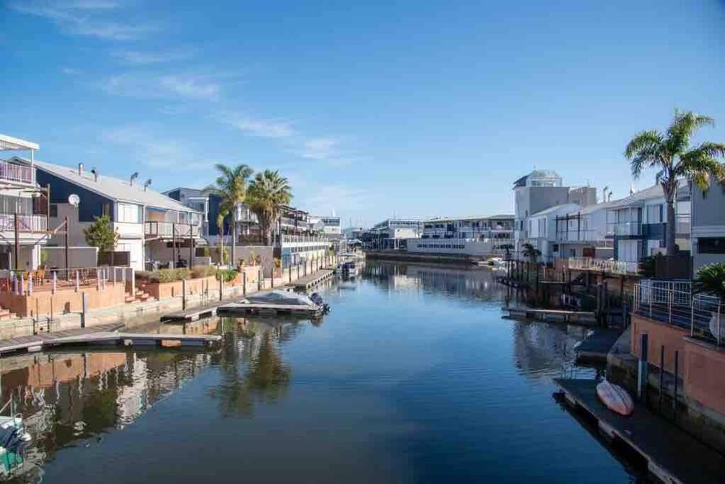 Waterfront- C25 Knysna Quays with pool