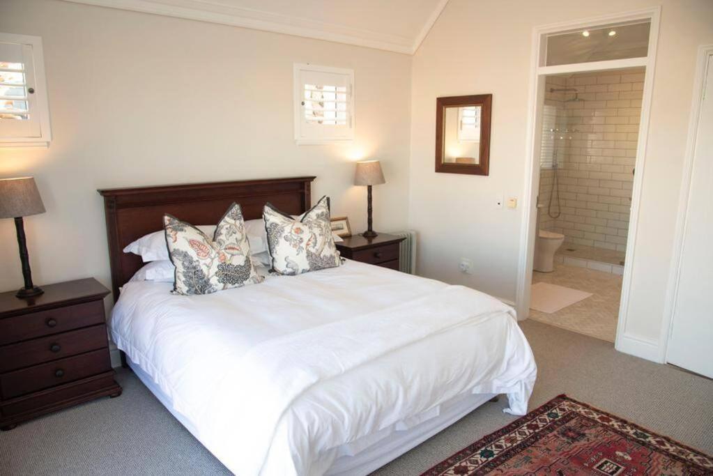 Waterfront- C25 Knysna Quays with pool