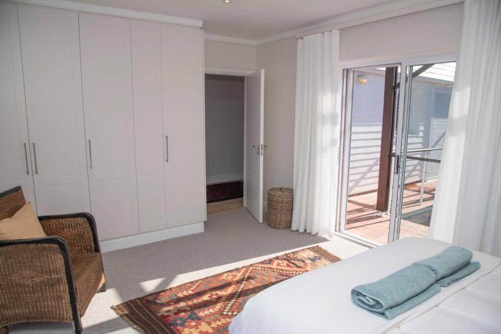 Waterfront- C25 Knysna Quays with pool