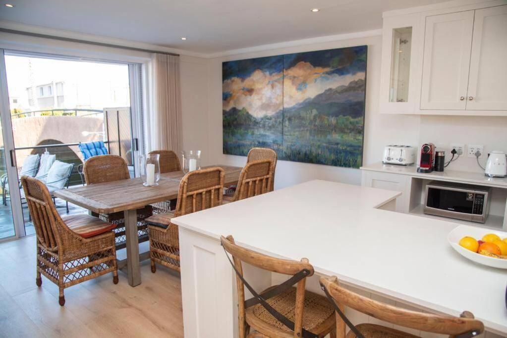 Waterfront- C25 Knysna Quays with pool