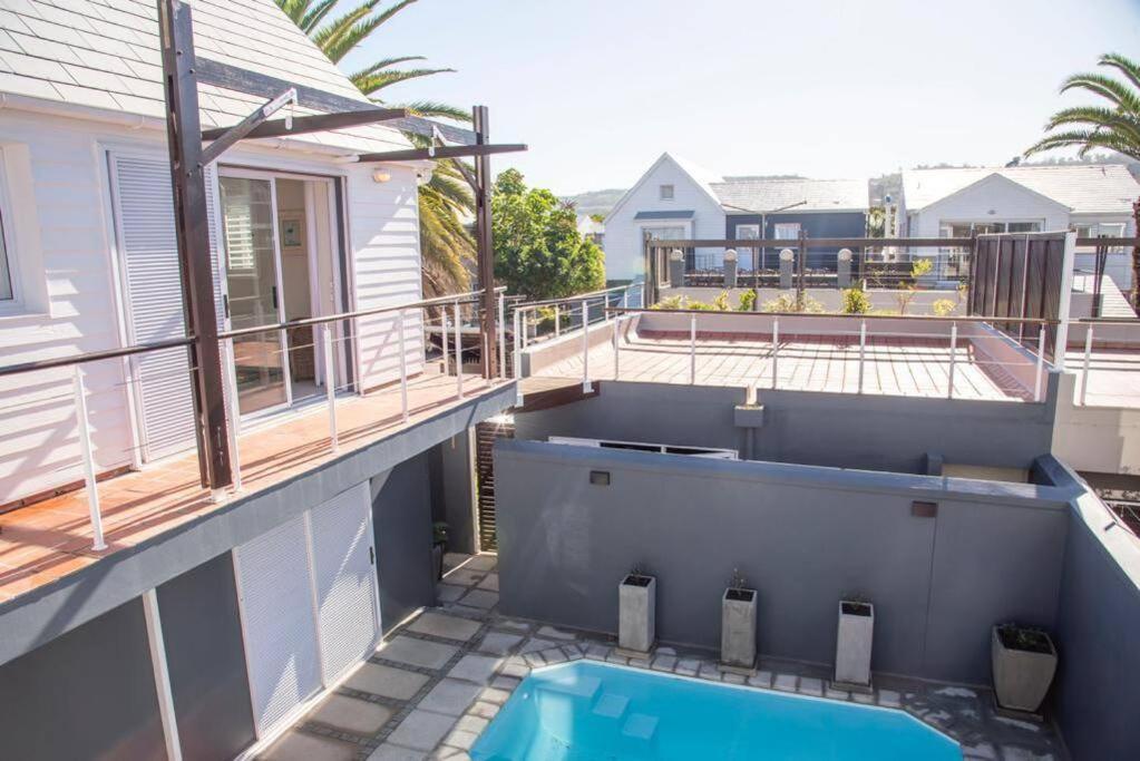 Waterfront- C25 Knysna Quays with pool